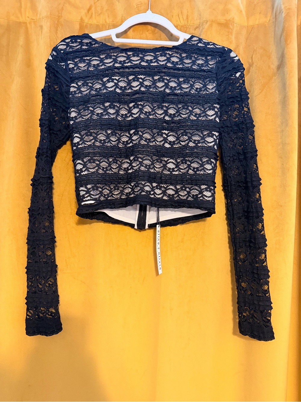 NWT Luxury Alice + Olivia Black Lace Long-Sleeve Crop Top